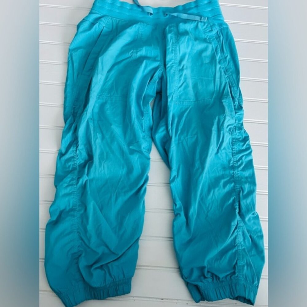 Ivivva Girls Size 12 Unlined Capri Studio Pants